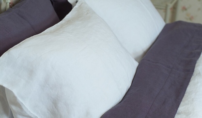 White and grey stone-washed linen bedding